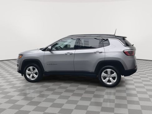 Used 2020 Jeep Compass Latitude w/ Cold Weather Group AWD/4WD image 32