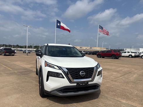 Certified 2023 Nissan Rogue S FWD image 3
