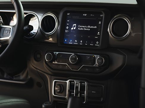 Used 2023 Jeep Gladiator Overland image 20