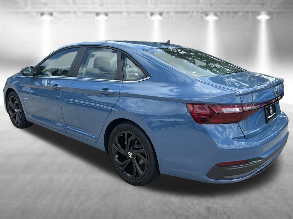 Used 2026 Volkswagen Jetta SE w/ Black Wheel Package FWD image 4