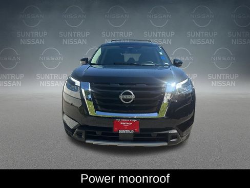 Used 2025 Nissan Pathfinder Platinum w/ Cargo Package FWD image 11