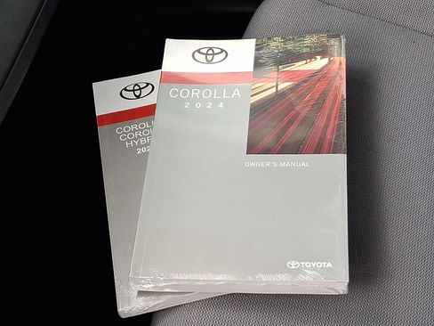 Used 2024 Toyota Corolla SE image 25