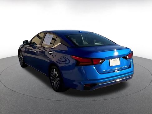 Used 2025 Nissan Altima 2.5 SV image 11