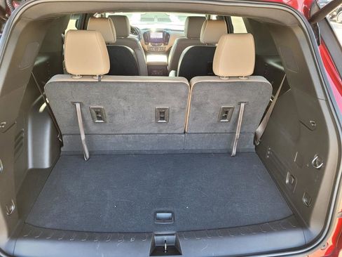 Used 2022 Chevrolet Traverse Premier image 16