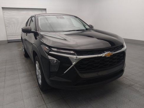 Used 2025 Chevrolet Trax LS FWD image 14