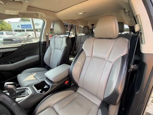 Used 2025 Subaru Outback Limited AWD/4WD image 25