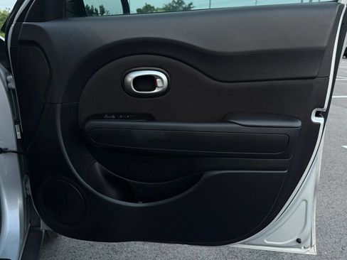 Used 2016 Kia Soul FWD image 17