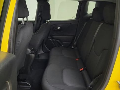 Used 2023 Jeep Renegade Latitude AWD/4WD image 25