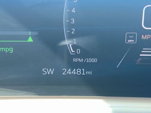 Used 2024 Cadillac XT4 Premium Luxury FWD image 19