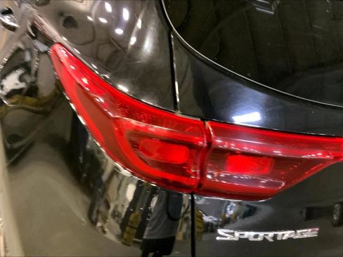 Used 2020 Kia Sportage EX w/ EX Technology Package AWD/4WD image 29