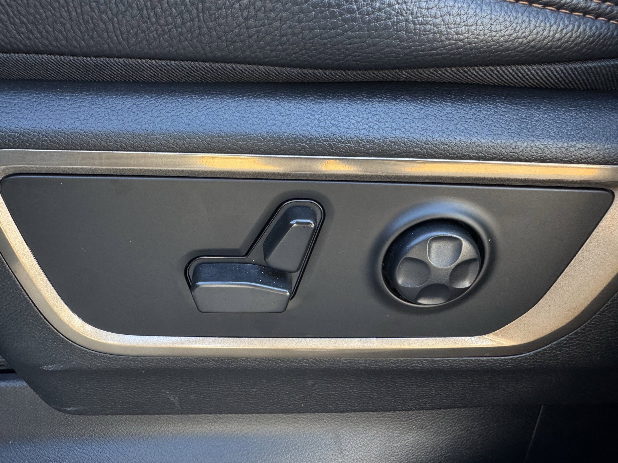 Used 2023 RAM 1500 Limited w/ Body Color Bumper Group AWD/4WD image 28