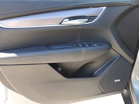 Used 2023 Cadillac XT5 Luxury FWD image 42