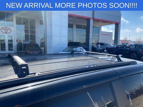 Used 2015 Chrysler Town & Country Touring-L w/ Driver Convenience Group FWD image 12