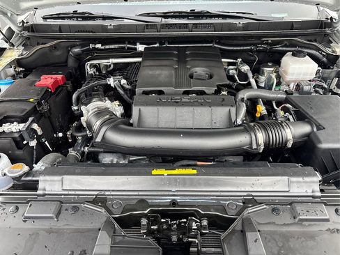 Used 2025 Nissan Frontier SV w/ SV Convenience Package image 12