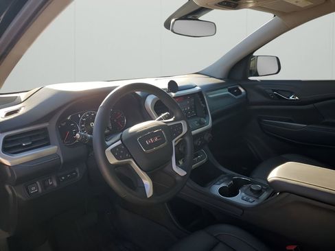 Used 2023 GMC Acadia SLT w/ Technology Package image 30