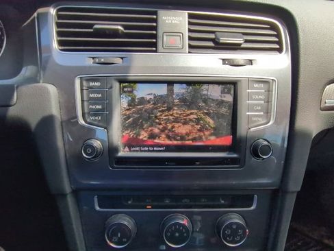 Used 2017 Volkswagen Golf Alltrack SE image 8