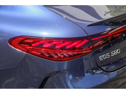 Used 2022 Mercedes-Benz EQS 580 4MATIC Sedan image 8