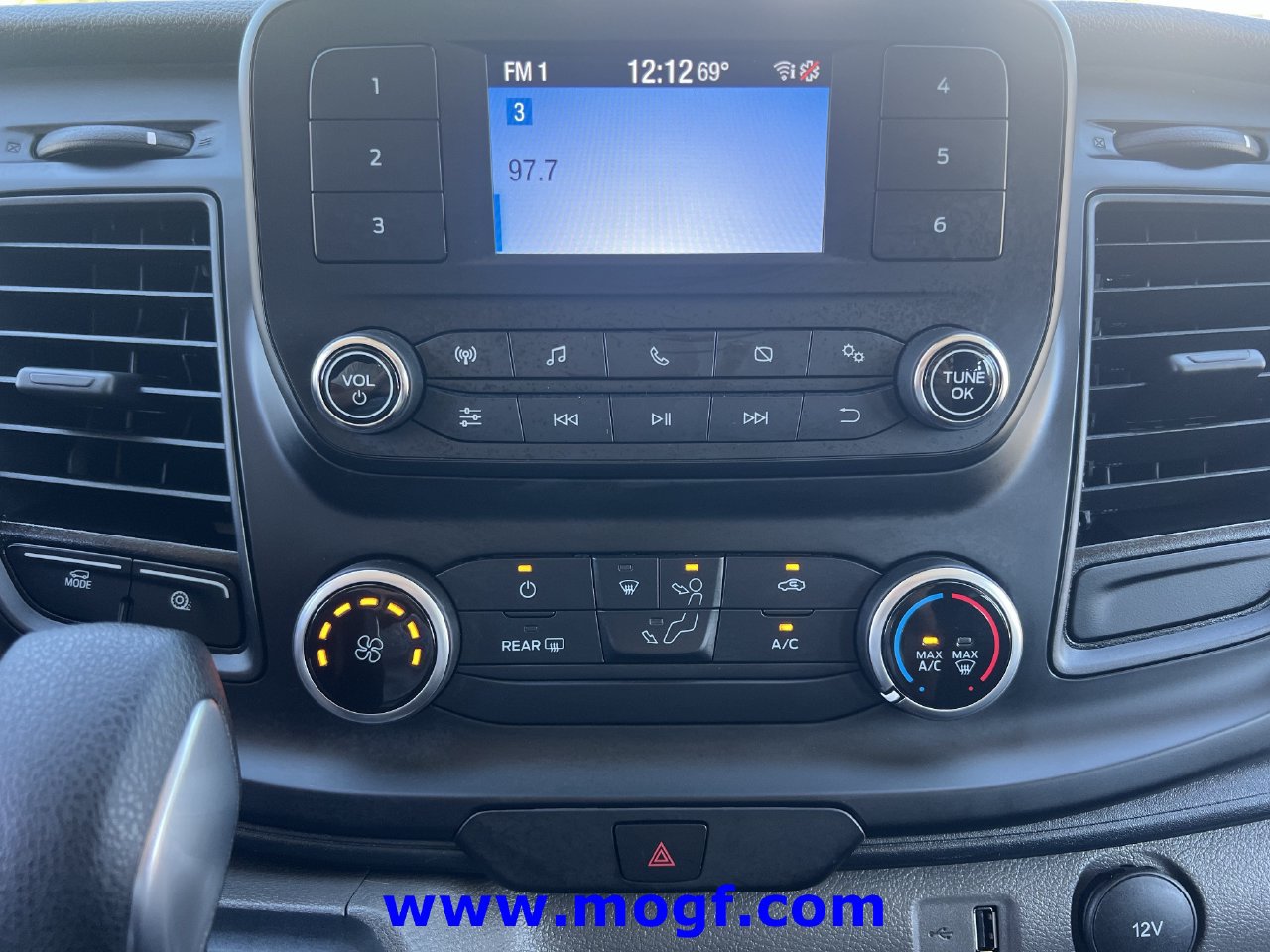 Used 2025 Ford Transit 250 Low Roof w/ Exterior Upgrade Package RWD image 6