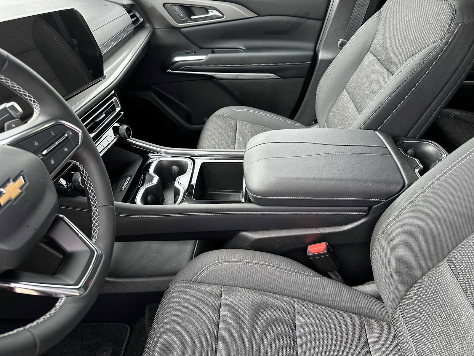 Used 2027 Chevrolet Traverse LT FWD image 24