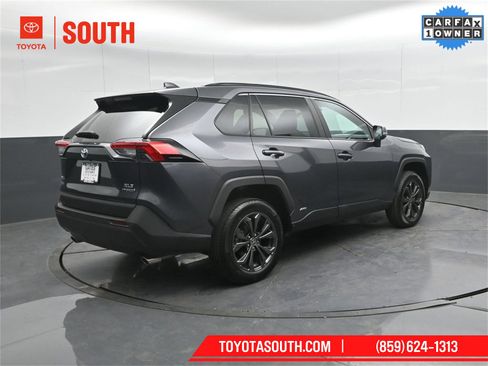 Used 2023 Toyota RAV4 XLE Premium image 2