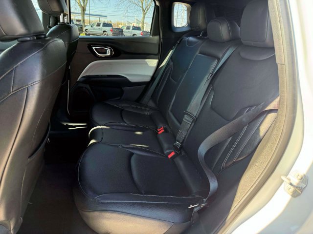 Used 2025 Jeep Compass Limited AWD/4WD image 13