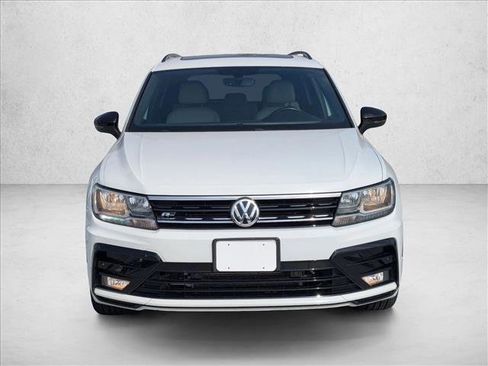 Used 2021 Volkswagen Tiguan SE R-Line FWD image 2