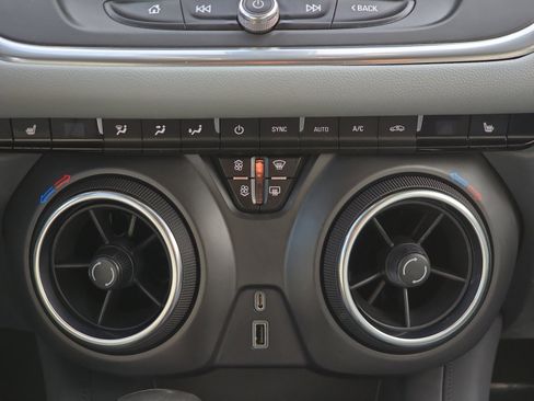 Used 2020 Chevrolet Blazer LT image 16