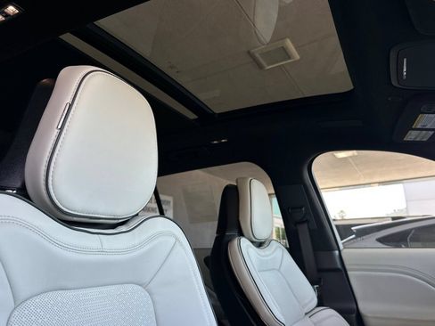 New 2026 Lincoln Aviator Black Label w/ Black Label Special Edition AWD/4WD image 17