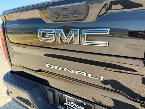 Used 2024 GMC Sierra 3500 Denali Ultimate AWD/4WD image 12