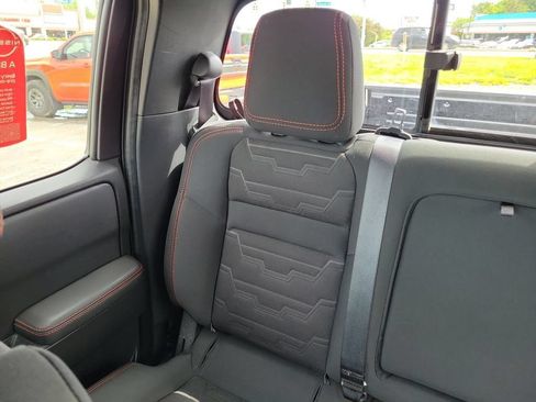 Used 2022 Nissan Frontier PRO-4X w/ Technology Package AWD/4WD image 10