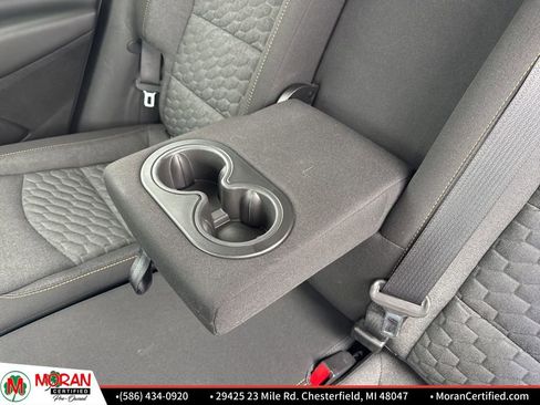 Used 2019 Chevrolet Equinox LT w/ Driver Convenience Package image 26