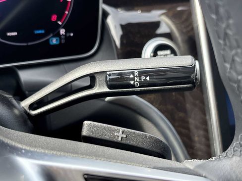 Used 2024 Mercedes-Benz GLC 300 image 23