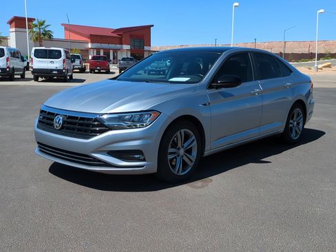 Used 2020 Volkswagen Jetta R-Line image 9