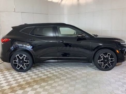 Used 2025 Chevrolet Blazer RS w/ Driver Confidence II Package AWD/4WD image 4