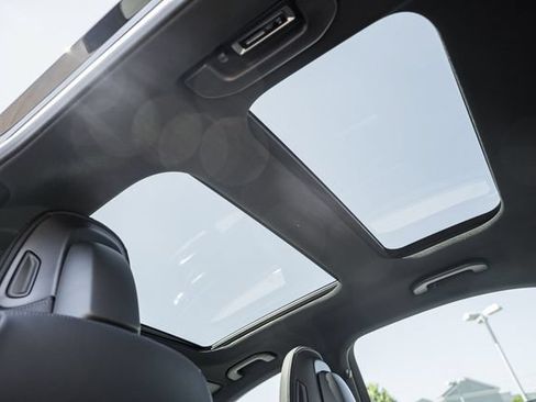 New 2026 Mercedes-Benz C 300 4MATIC Sedan image 32
