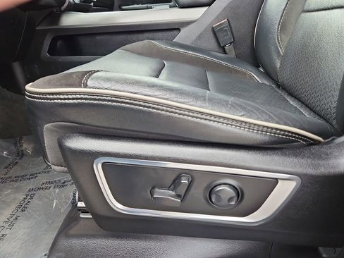 Used 2024 RAM 1500 Laramie image 25