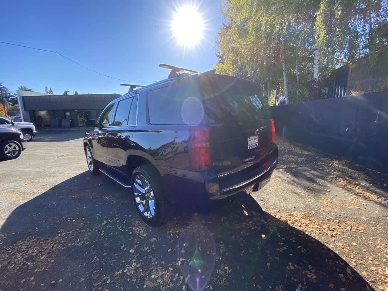 Used 2020 Chevrolet Tahoe Premier w/ 6.2L Performance Package AWD/4WD image 4