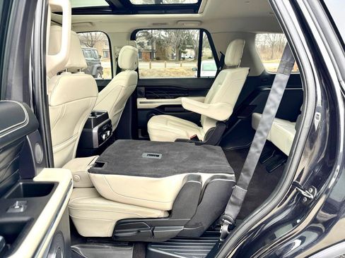 Used 2020 Ford Expedition Platinum image 32