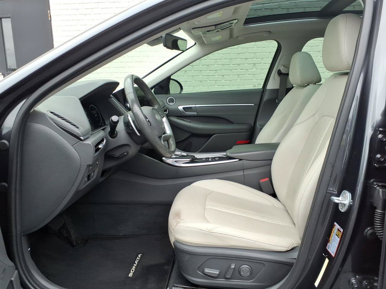Used 2021 Hyundai Sonata Limited w/ Preferred Accessory Package FWD image 12