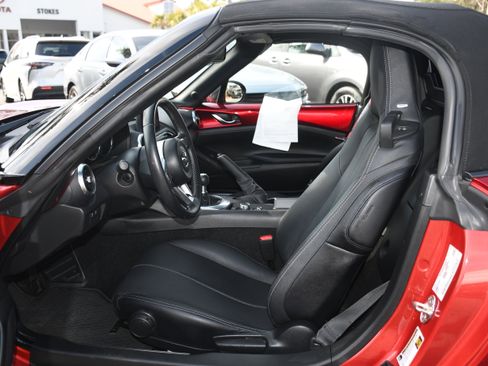 Used 2023 MAZDA MX-5 Miata Grand Touring w/ Weather Package image 8
