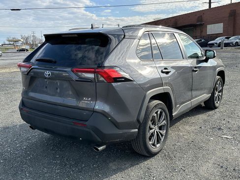 Used 2023 Toyota RAV4 XLE Premium image 8