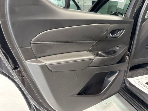 Used 2022 Chevrolet Traverse LT AWD/4WD image 41