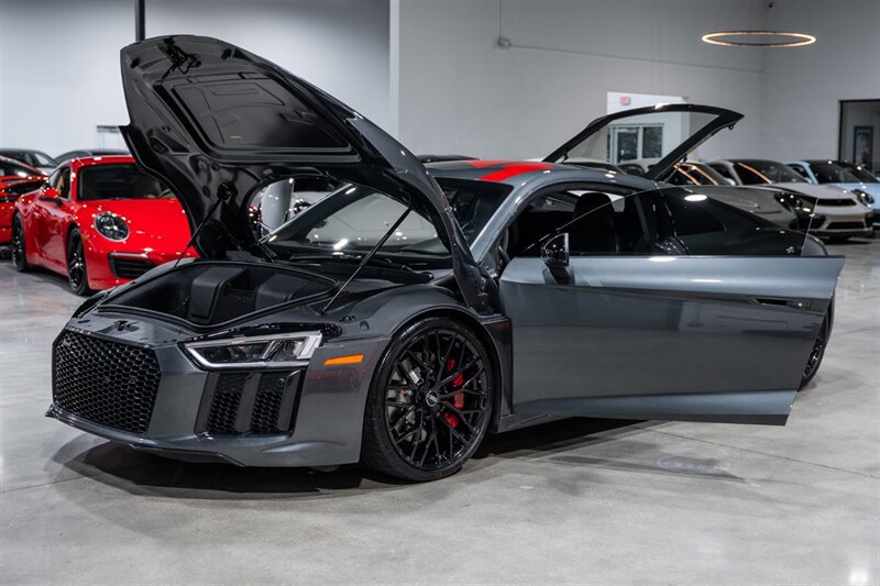 Used 2018 Audi R8 V10 RWD image 32