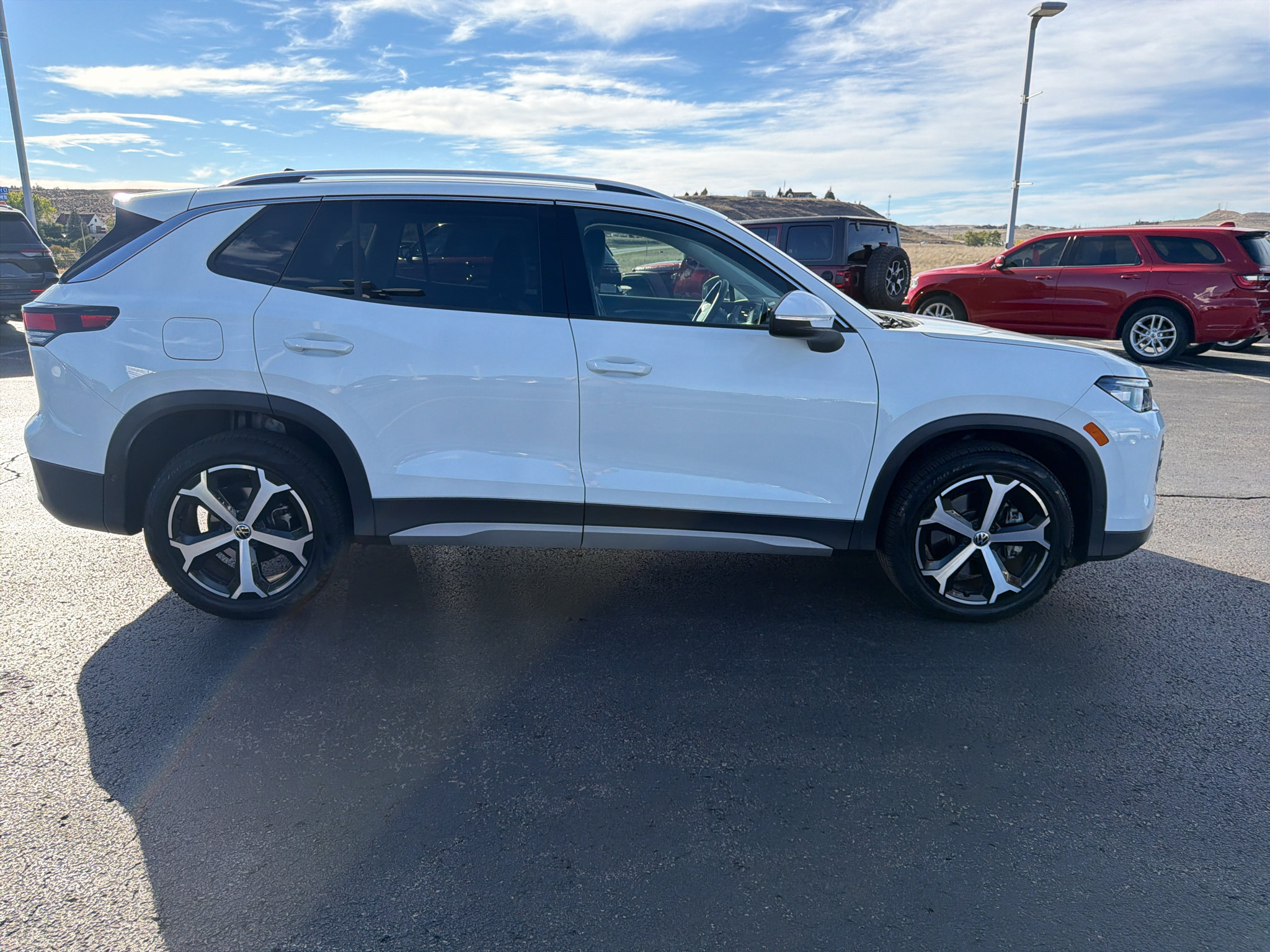 Used 2026 Volkswagen Tiguan SE AWD/4WD image 4