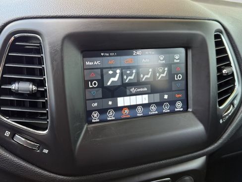 Used 2018 Jeep Compass Latitude w/ Popular Equipment Group AWD/4WD image 25
