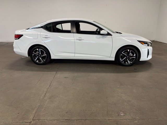 Used 2025 Nissan Sentra SV FWD image 2