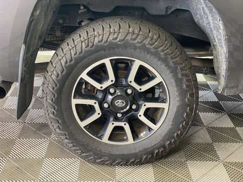 Used 2021 Toyota Tundra SR5 w/ TRD Off-Road Plus Package AWD/4WD image 18
