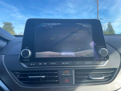 Used 2025 Nissan Altima 2.5 SV image 20