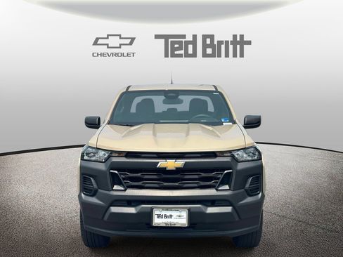 Used 2024 Chevrolet Colorado W/T RWD image 2