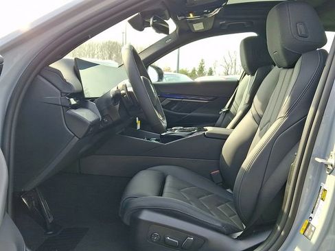 New 2026 BMW i5 eDrive40 w/ M Sport Package AWD/4WD image 12